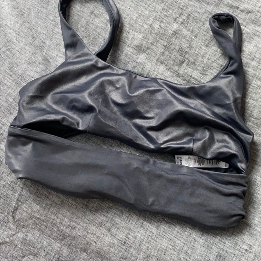 Alo yoga sports bra
